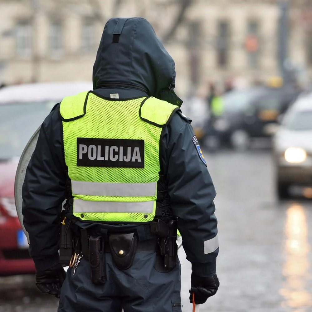 10 litrų naminukės broliai suvartoti nespėjo – ją atėmė policija