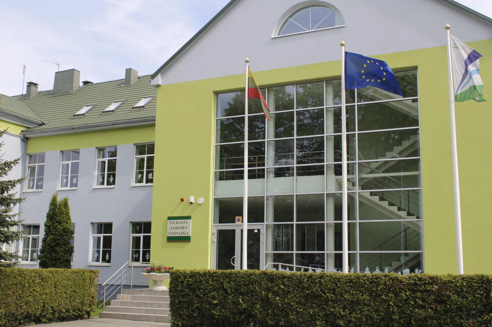 Aiškėja brandos egzaminų rezultatai: šimtukininkai – „Versmės“ gimnazijos mokiniai