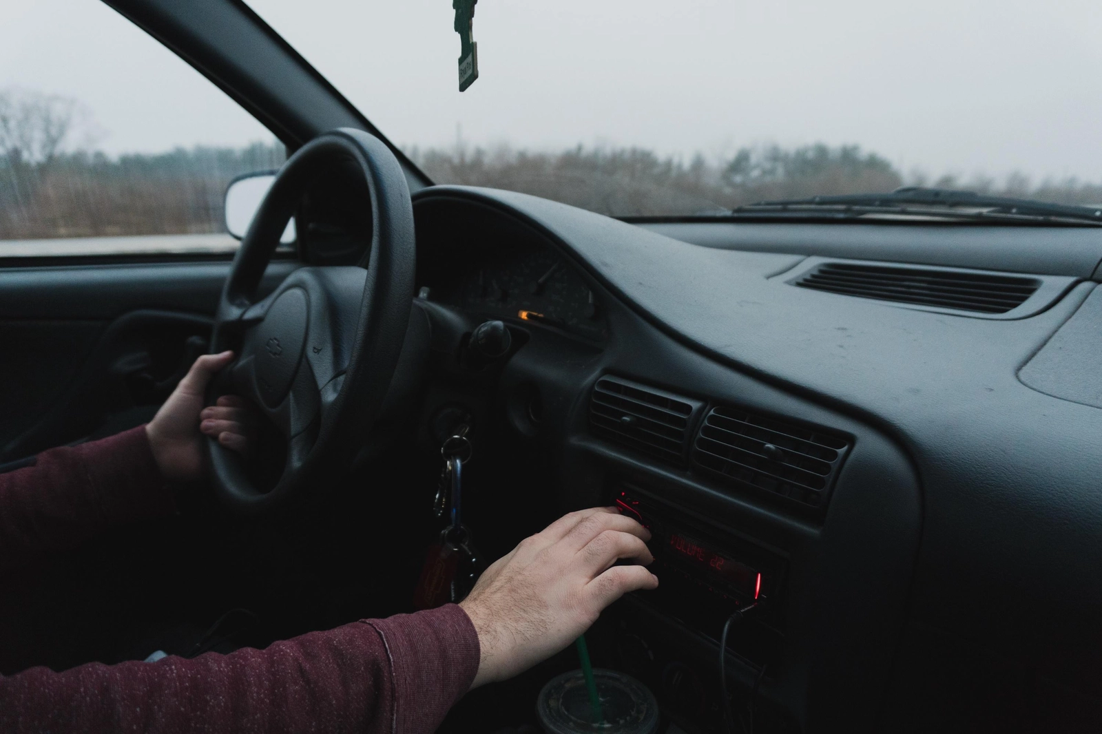 Automobiliu aplankyti kapų – girtas kaip pėdas ir dar be teisių
