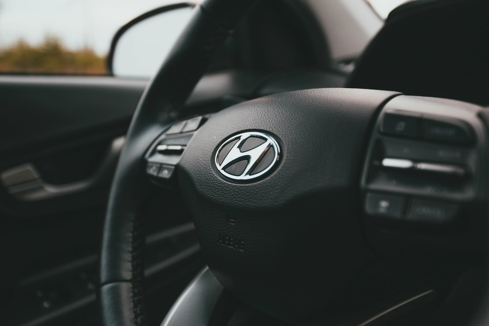 Bandyta įregistruoti galimai vogtą automobilį
