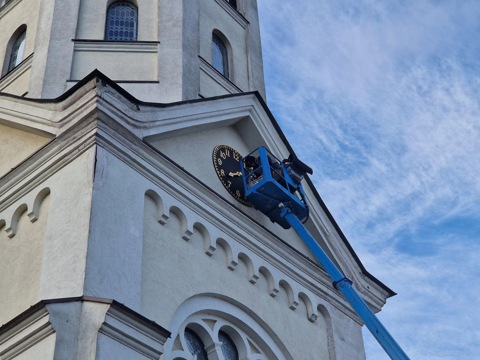 Bažnyčios bokšto laikrodis vėl veikia