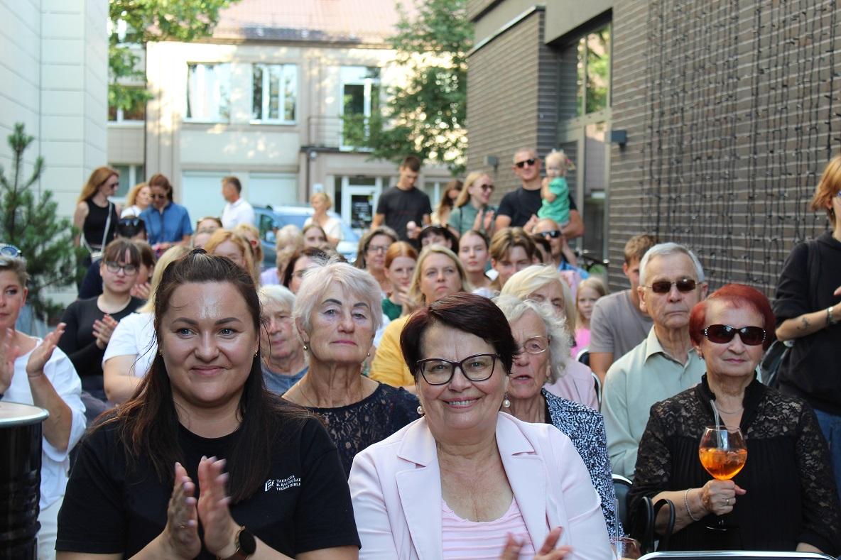 Bibliotekos poetų ir dainų atlikėjų festivalis „Prie g