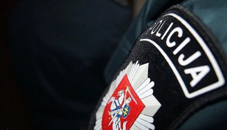 Daugiabučio laiptinėje užpuolė vyrą