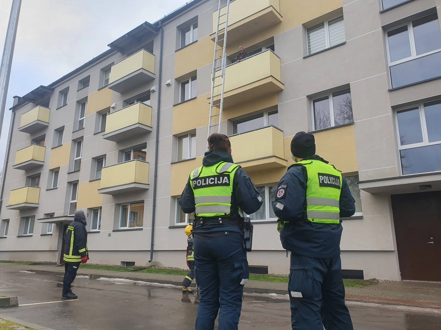 Dingęs vyras rastas bute Tauragėje, buvo iškeltas iš balkono