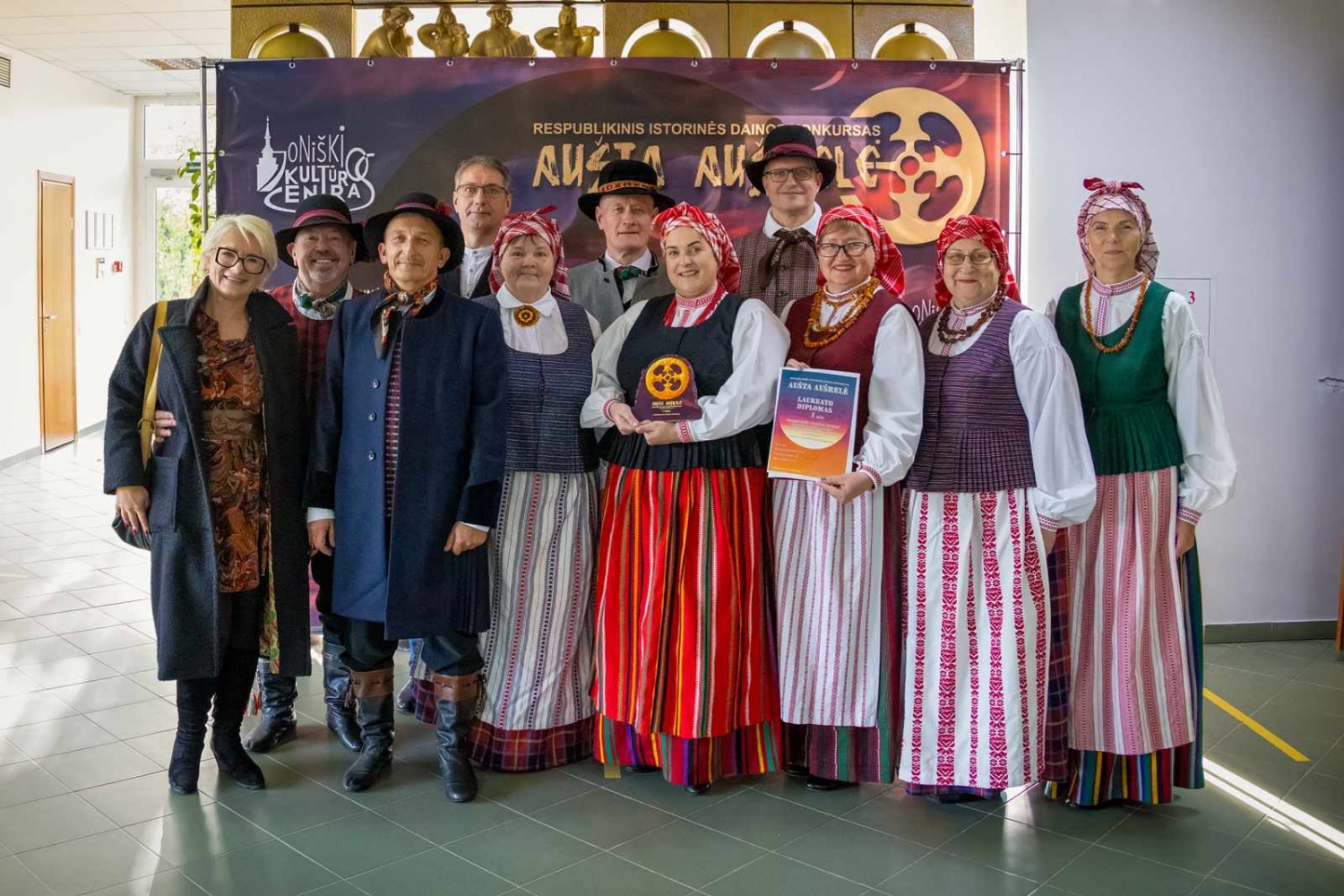 Folkloro ansamblis „Saulėkalnis“ – respublikinio dainų konkurso nugalėtojas