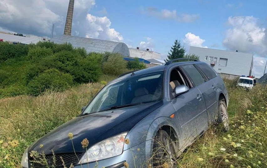 Girta ir įsiutusi tauragiškė nulėkė į griovį: gelbėti paprašė sesers