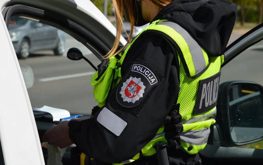 Girtą praeivį bandžiusį apvogti jaunuolį pričiupo pilietiška moteris