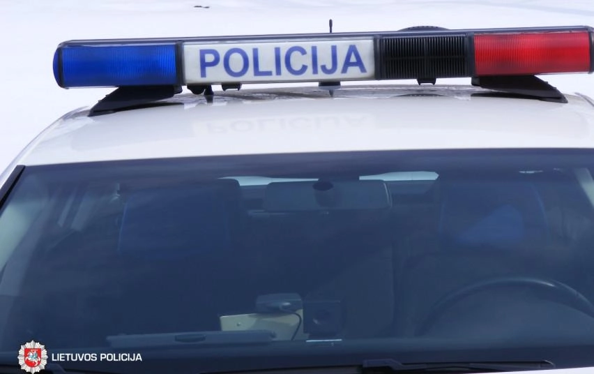 Girtas kaip pėdas recidyvistas sumušė draugą