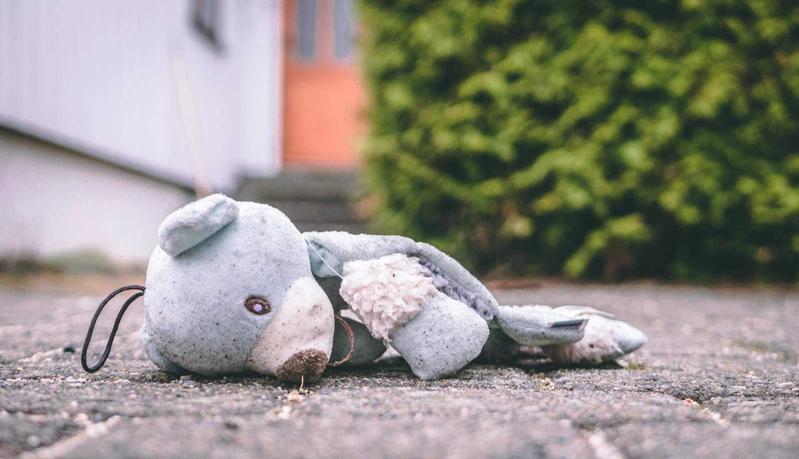 Girtavę ir smurtavę tėvai maldavo neatimti jų mažylių iš šeimos