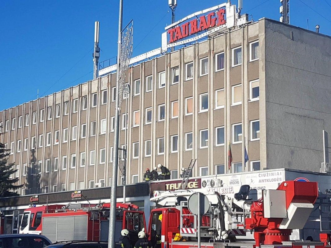 Į Tauragės viešbutį skubėjo ugniagesiai