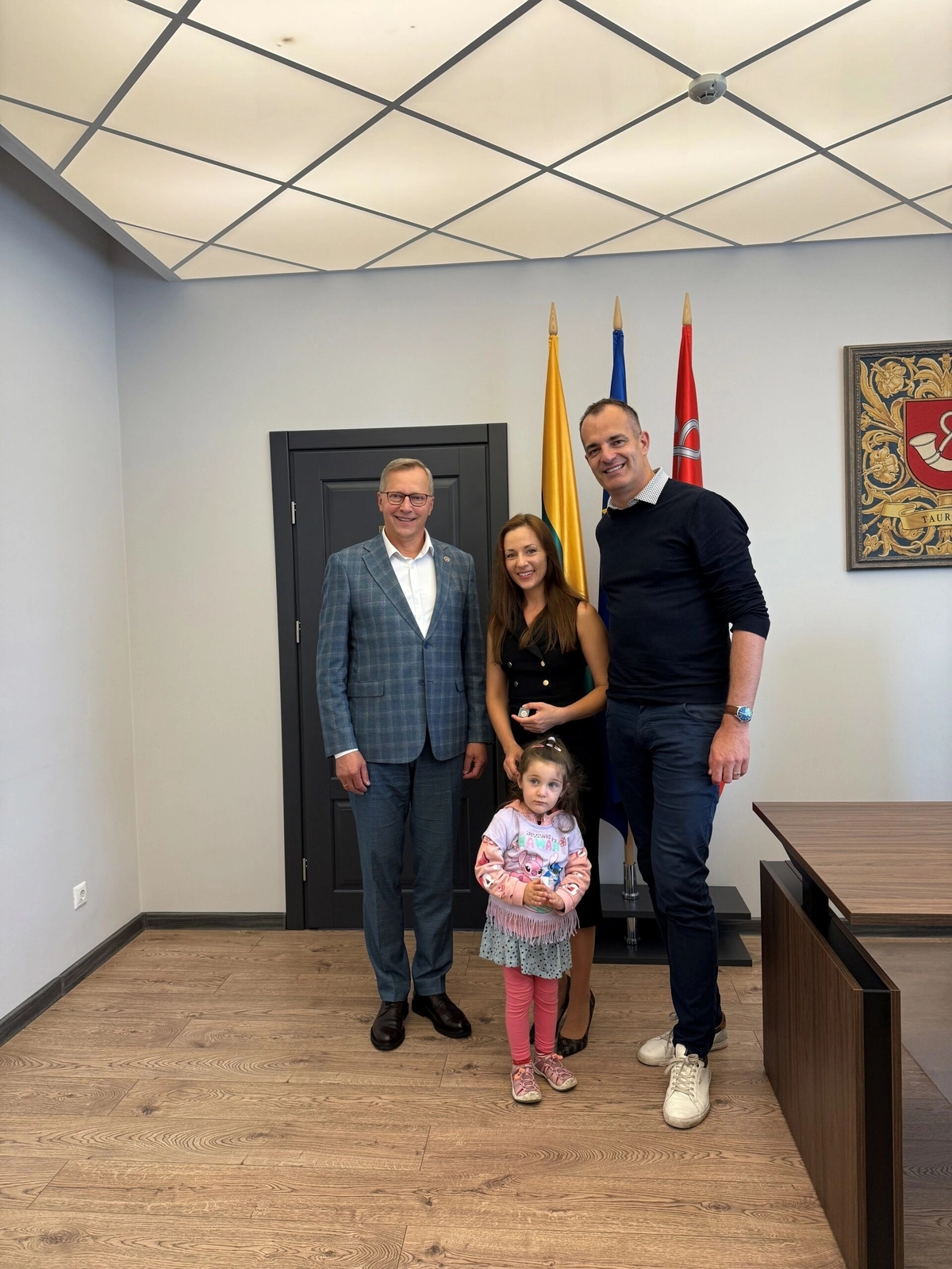 Inesai Ašmantaitei įteiktas Garbės ambasadoriaus ženklelis