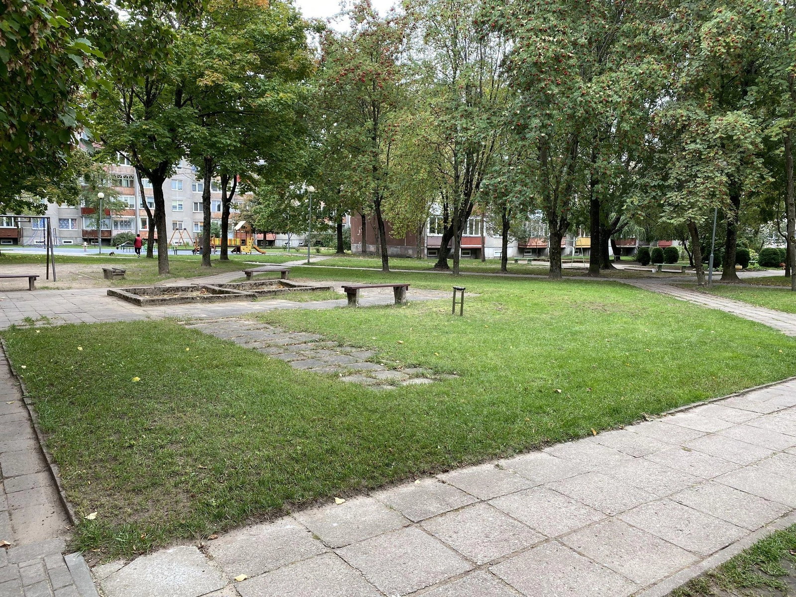 Įrengs atokvėpio aikštelę senjorams