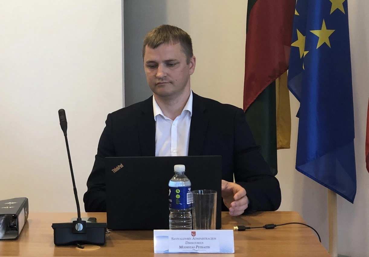 Iš pareigų traukiasi savivaldybės administracijos direktorius Modestas Petraitis
