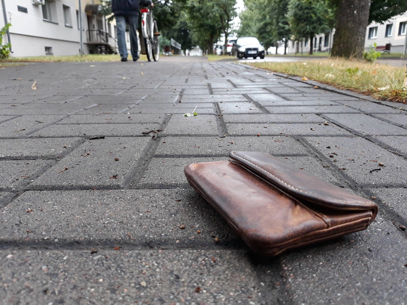 Iš svetimos banko kortelės pasisavino apie 700 eurų