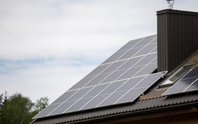 Įsigyjantiems saulės elektrines ir šilumos siurblius – naujas APVA paramos eta