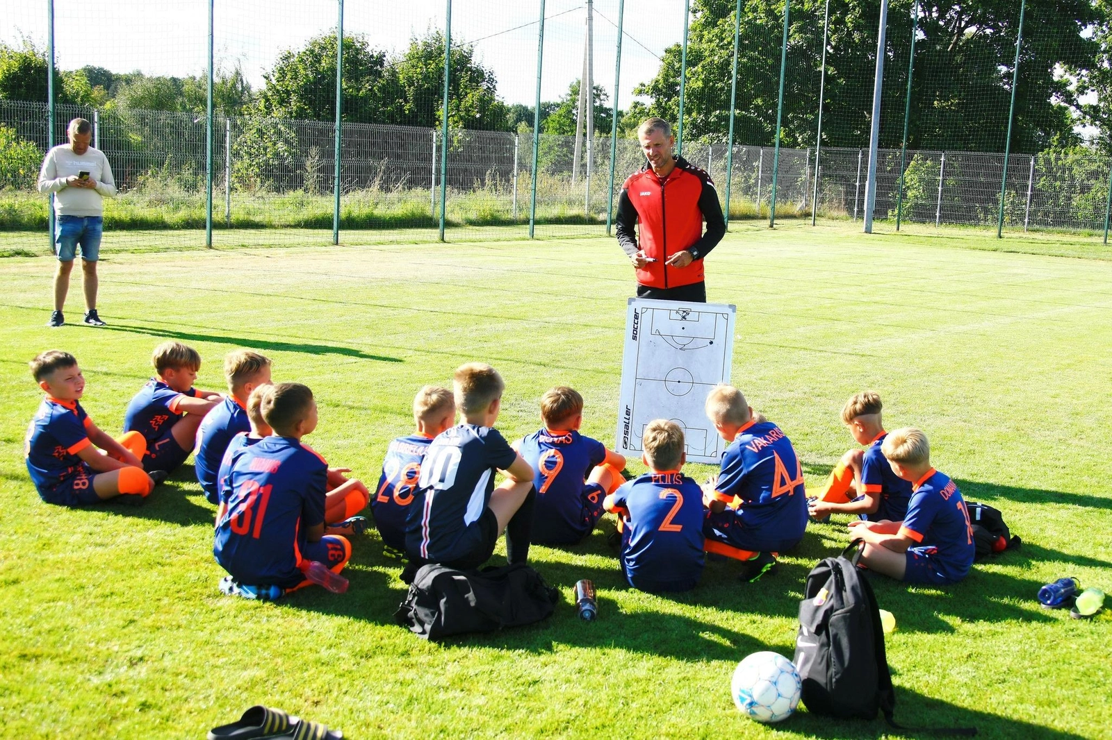Jaunieji futbolininkai džiaugėsi pergalėmis