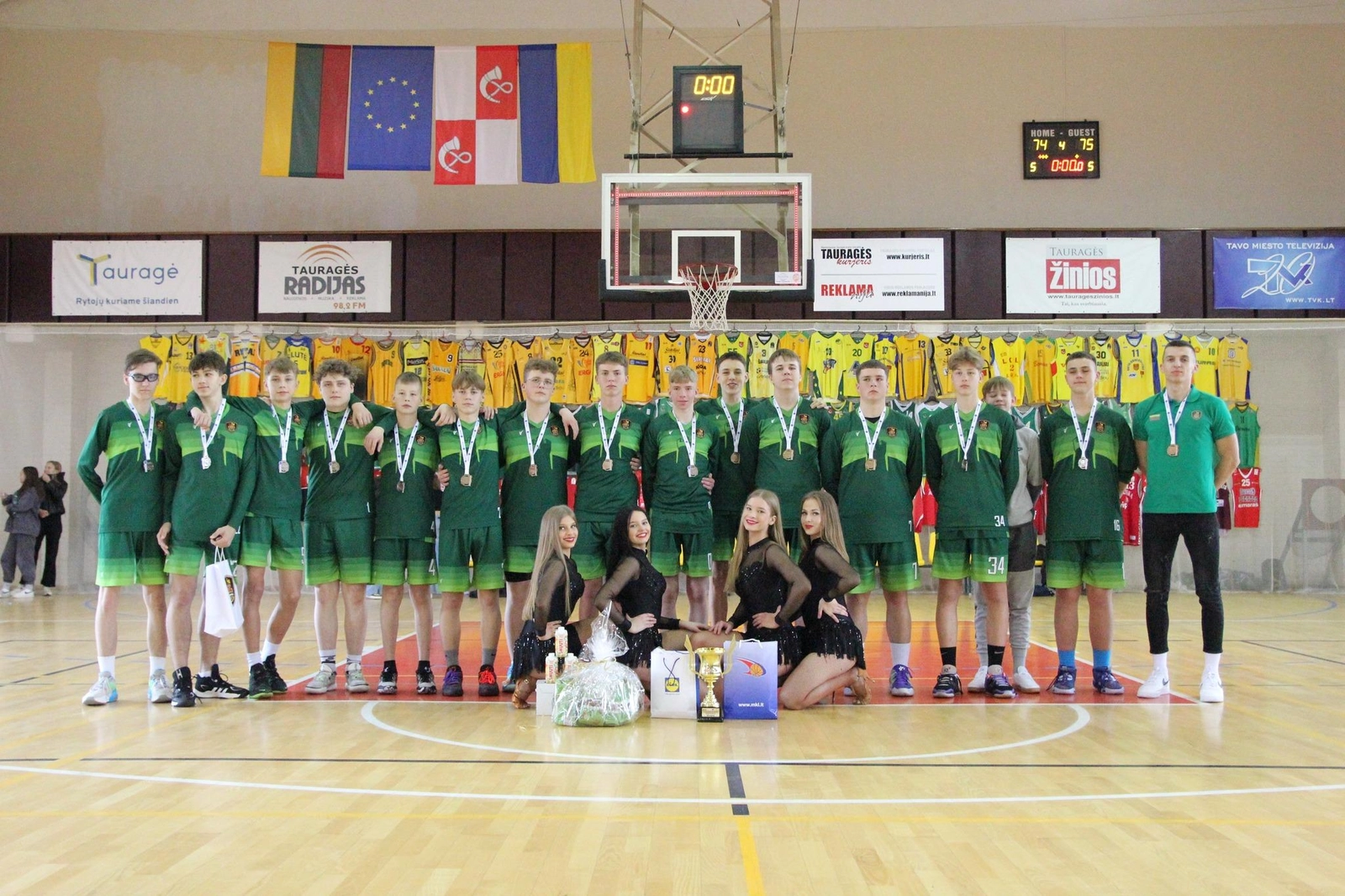 Jaunieji krepšininkai pasidabino bronzos medaliais