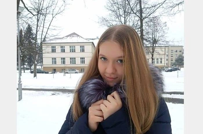 Jaunoji menininkė iš Tauragės žvelgia į pasaulio žvaigždes