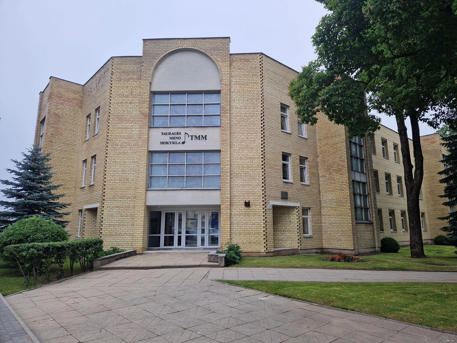Ketinama renovuoti Meno mokyklą