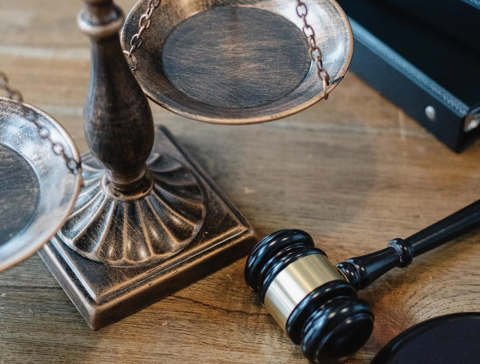 Kūčios, pasibaigusios teismuose: kokie nusikaltimai įvykdomi per švenčiausią metų dieną?