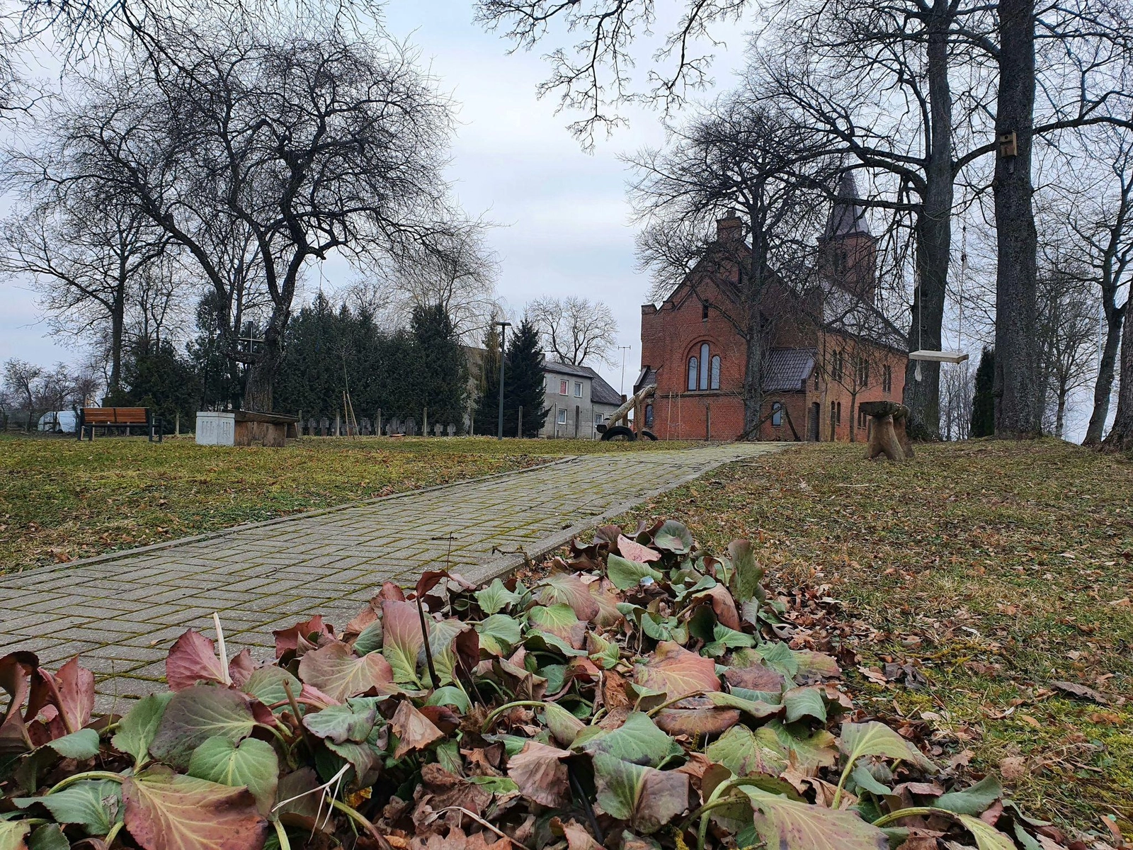 Lauksargiuose lankosi įtartini asmenys – seniūnija primena saugoti savo turtą