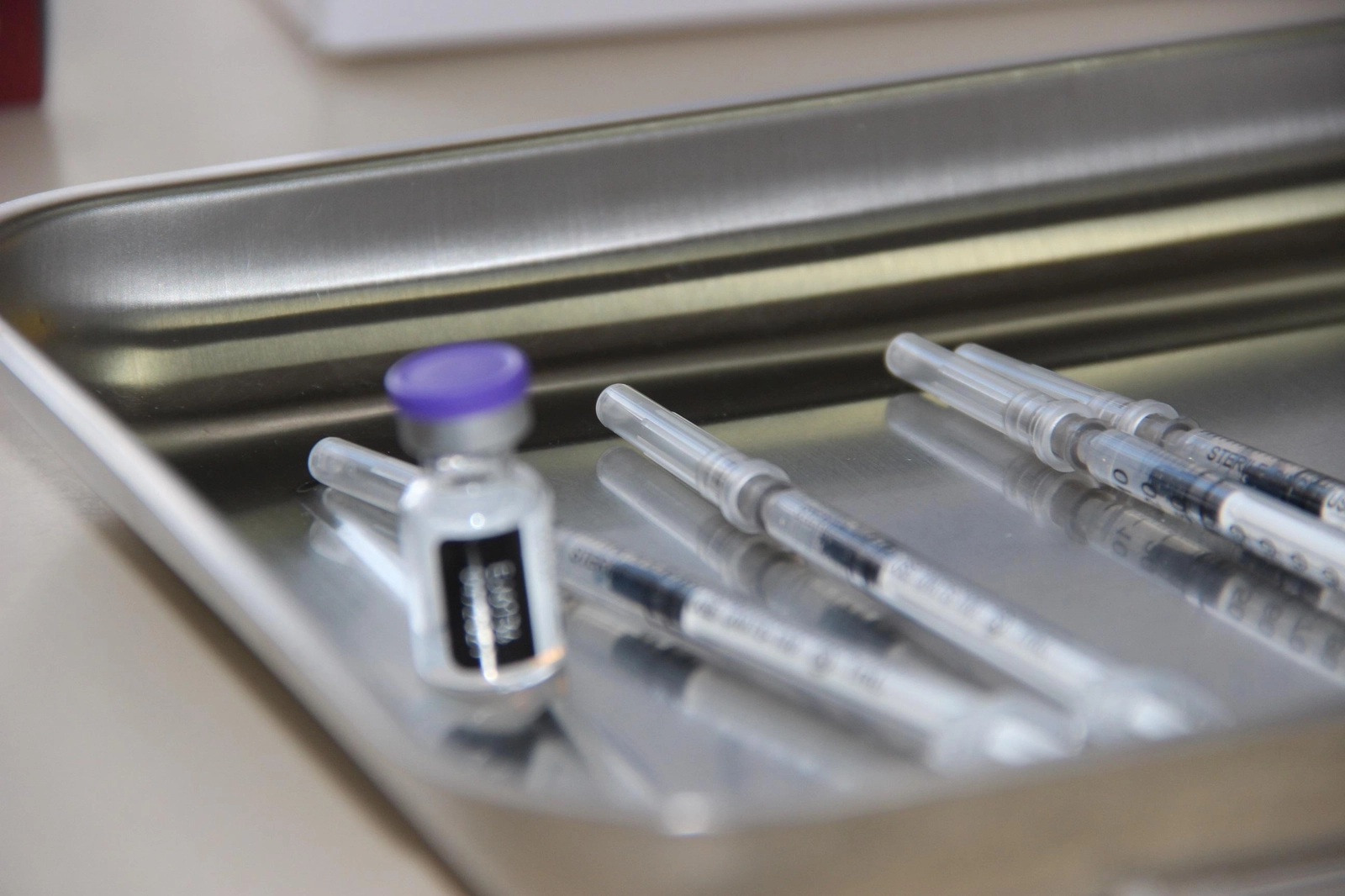 Lietuvoje laikinai stabdomas skiepijimas „AstraZeneca“ vakcina