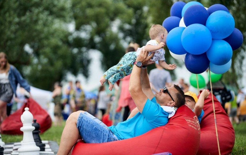 Lietuvoje trūksta vaikų globėjų: kviečia žengti prasmi