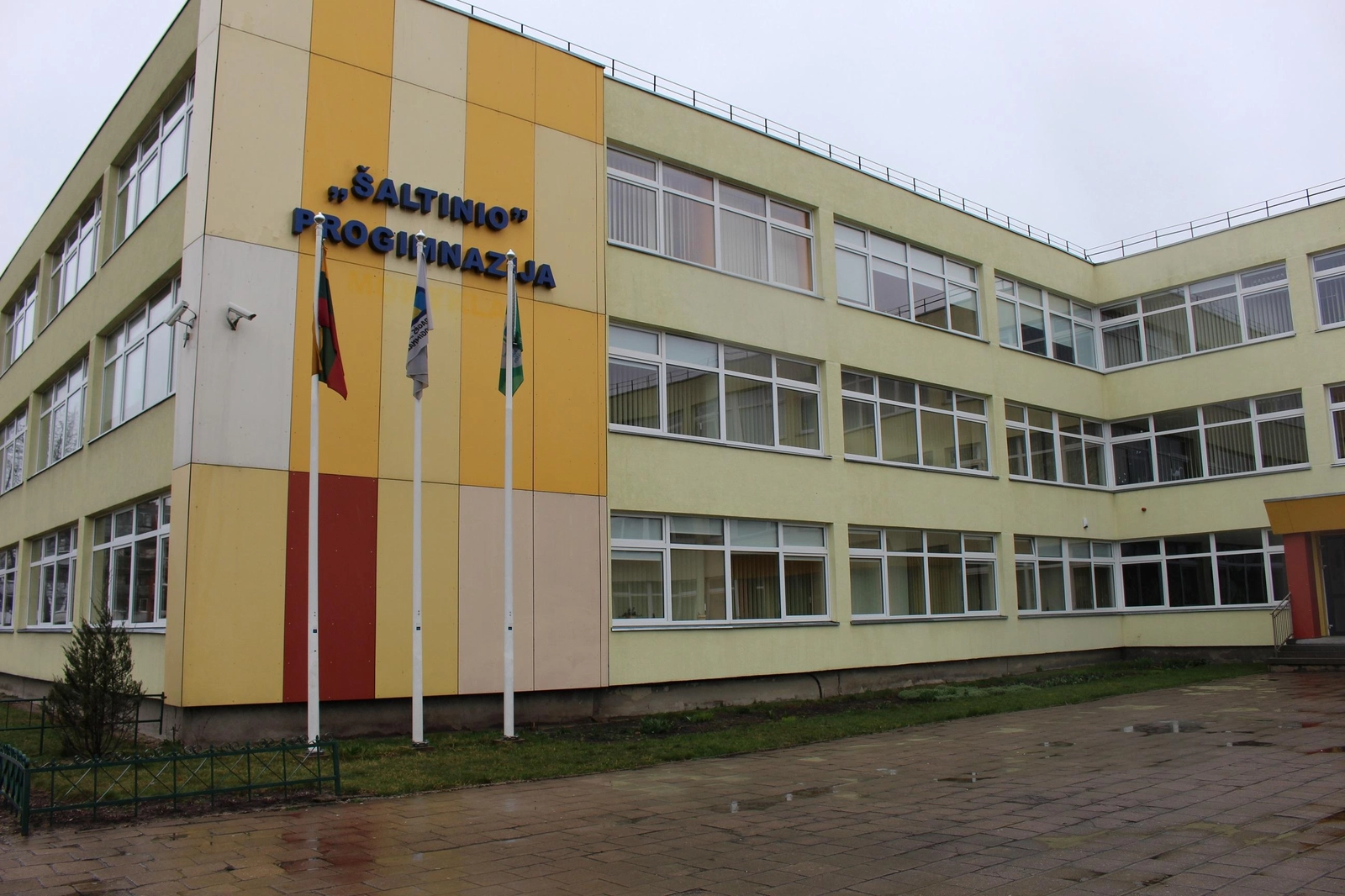 Mokyklose atnaujinamas tiesioginis ugdymas