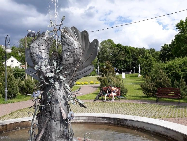 Naujam gyvenimui prikeltas fontanas-skulptūra „Gyvybės medis“