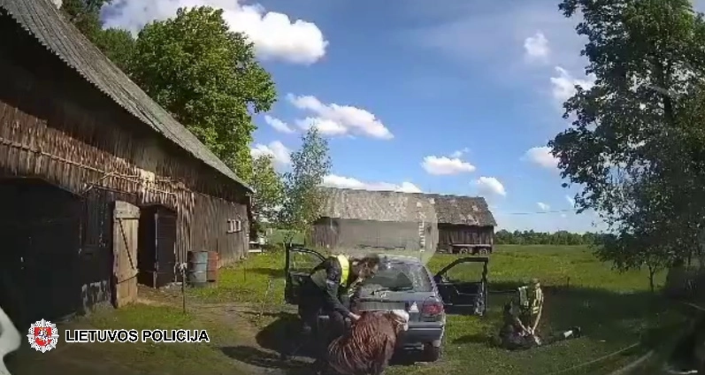 Nepakluso pareigūnams