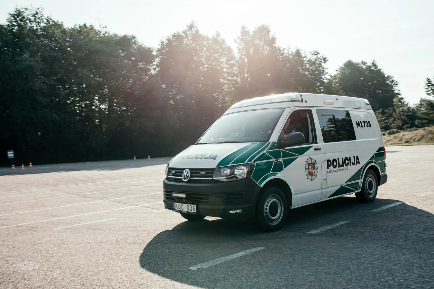 Nepilnametis nusipirko automobilį – jį išbandė girtas draugas