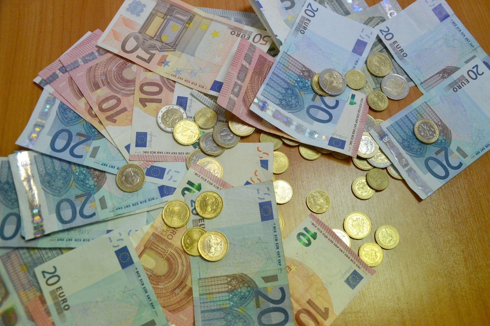 Nurašyta beveik 4 tūkst. eurų skolų