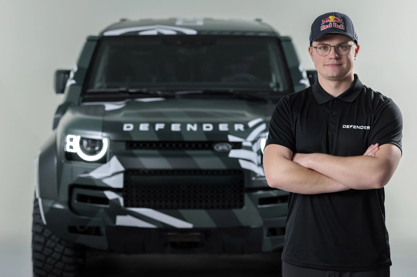 Oficialu: Rokas Baciuška tapo gamyklinės „Defender“ komandos lenktynininku