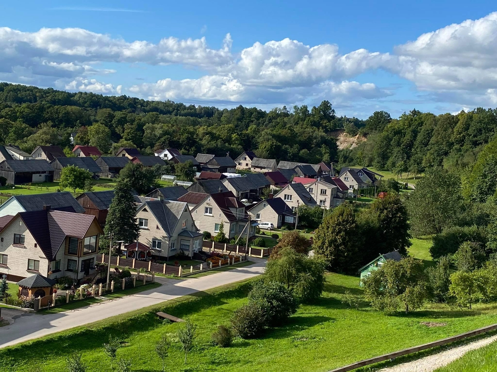 Orai: vasariška šiluma vilios laukan