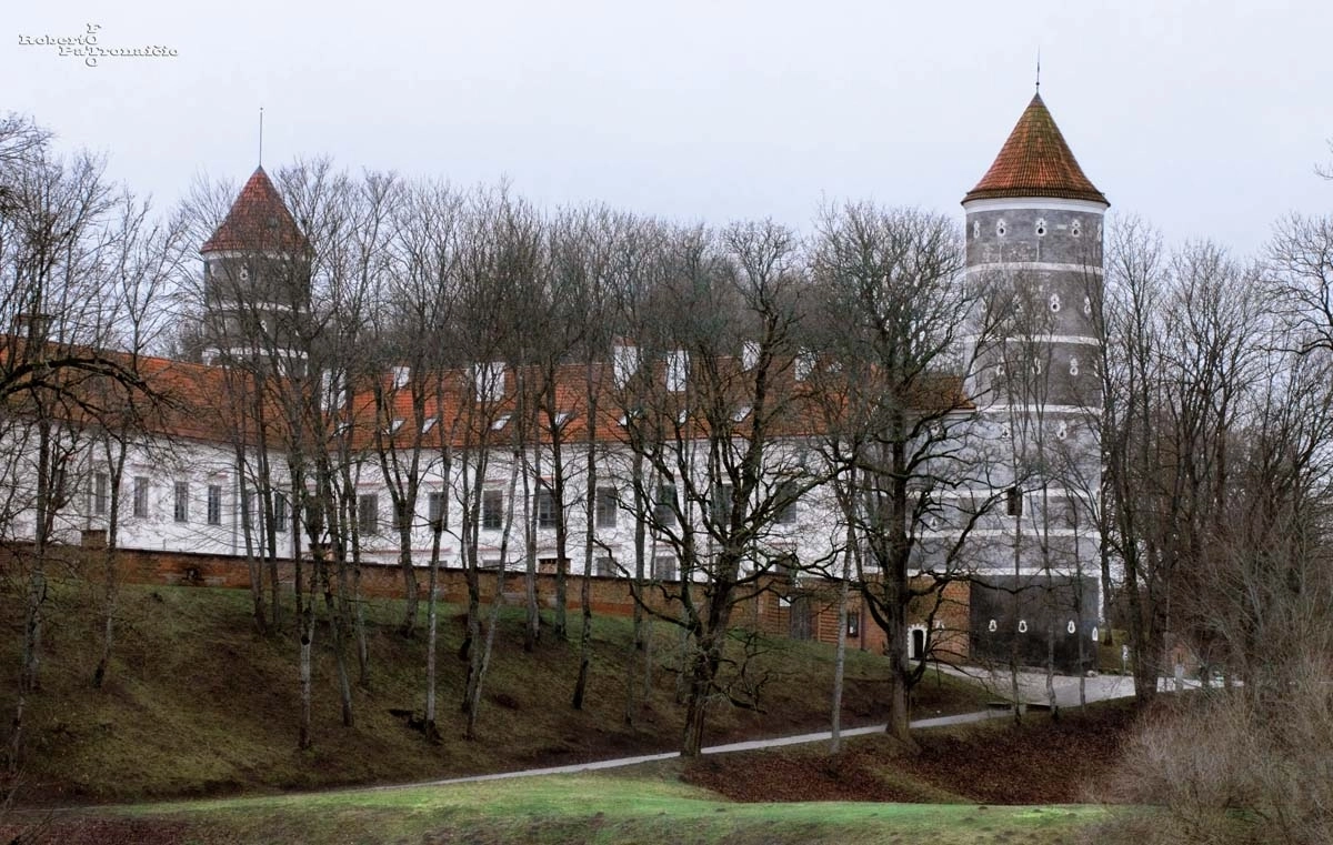 Panemunės pilis šią vasarą lankytojams atvers restauruotą pietinį korpusą