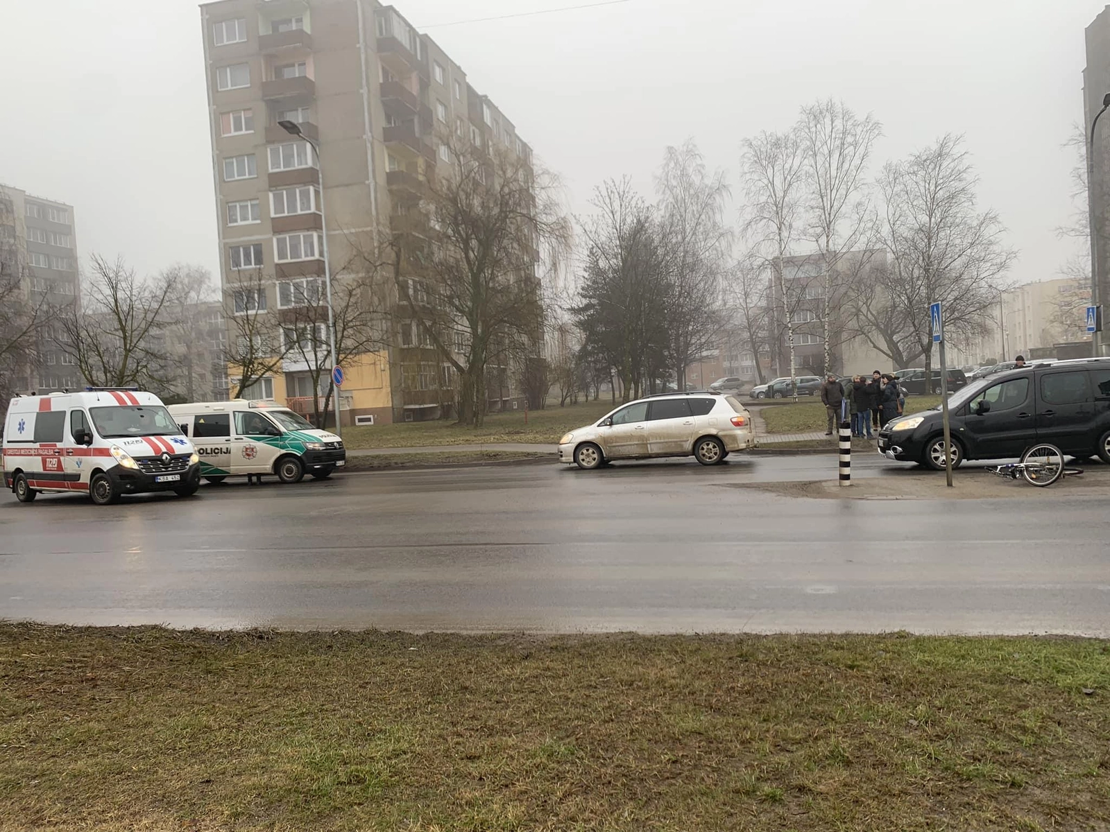 Partrenktas dviračiu važiavęs vaikas