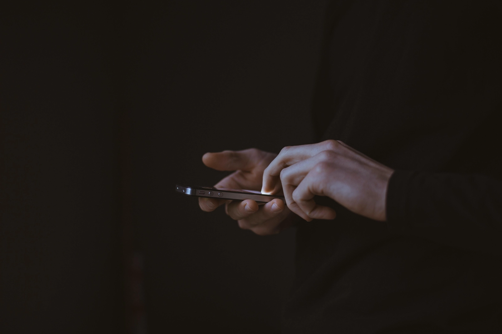 Pavogusi telefoną atsidūrė teisme