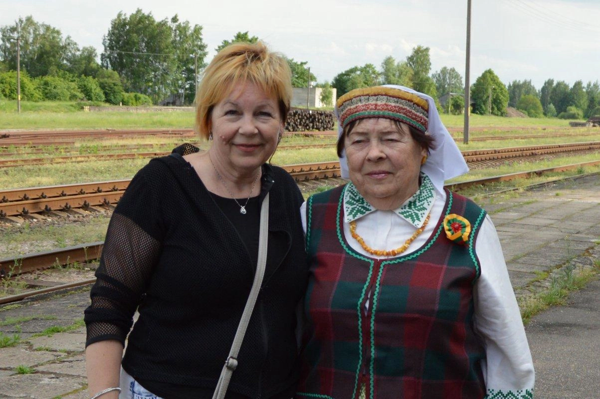 Pilies menėse – bendra mamos ir dukros paroda