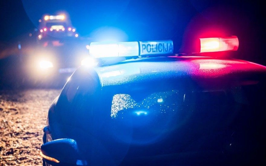 Policija praneša apie neblaivią vairuotoją, mirusį į avariją patekusį vyrą