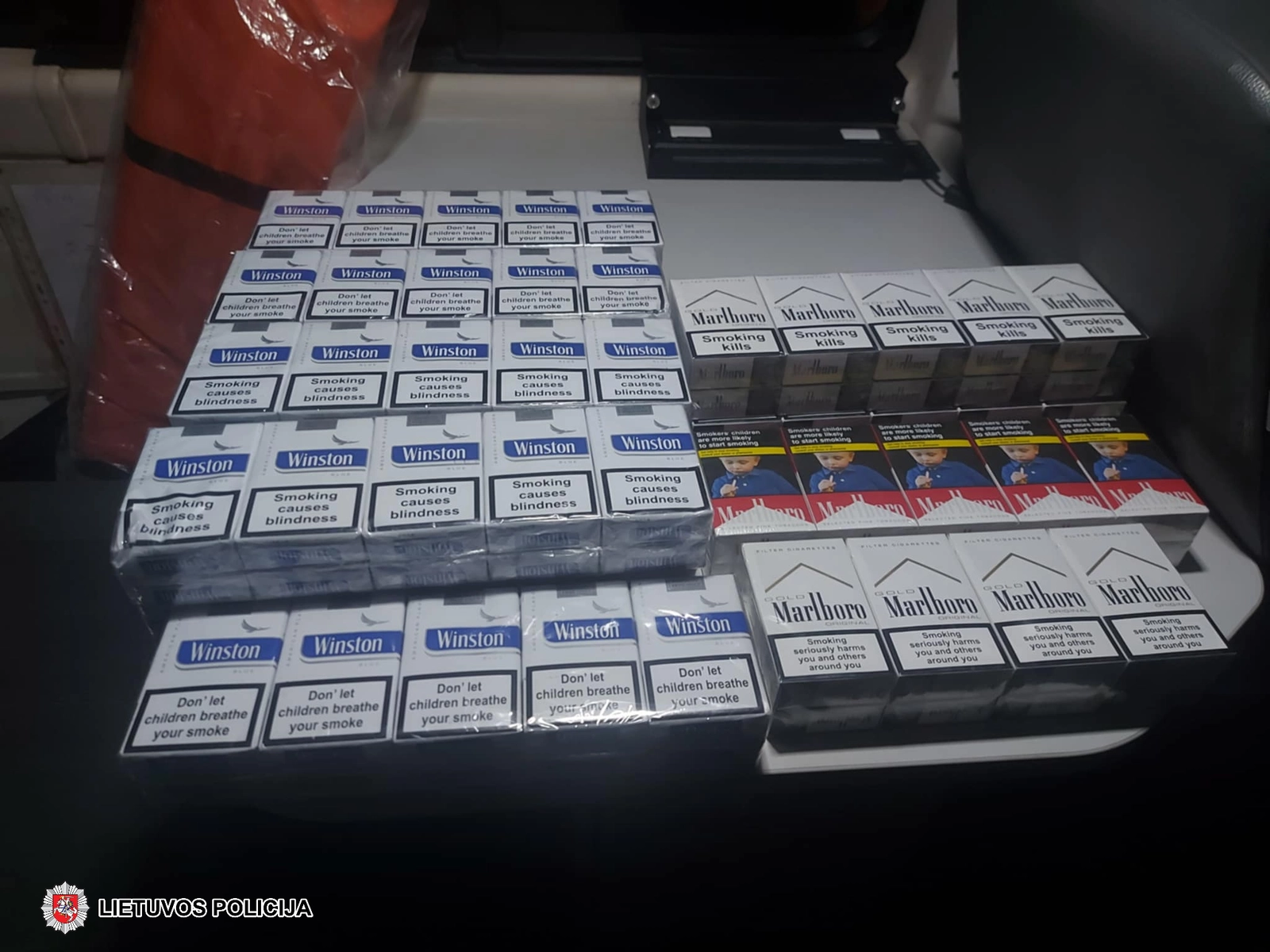 Policijos pareigūnai Šilalės rajone sulaikė kontrabandinių cigarečių gabenimą