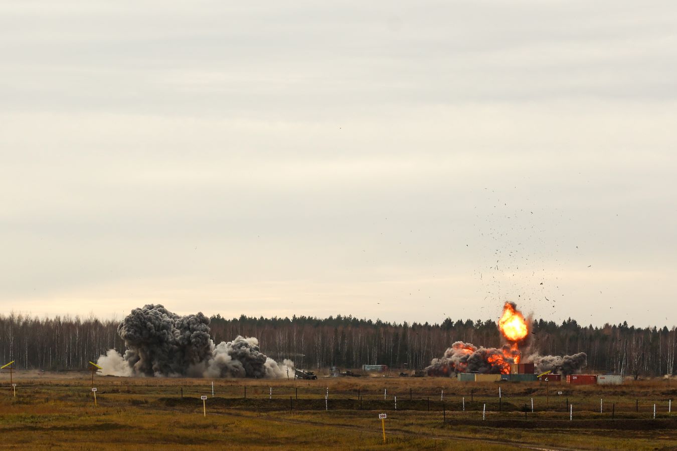 Pratybos Lietuvoje: iš 6 kilometrų aukščio bombas metė 