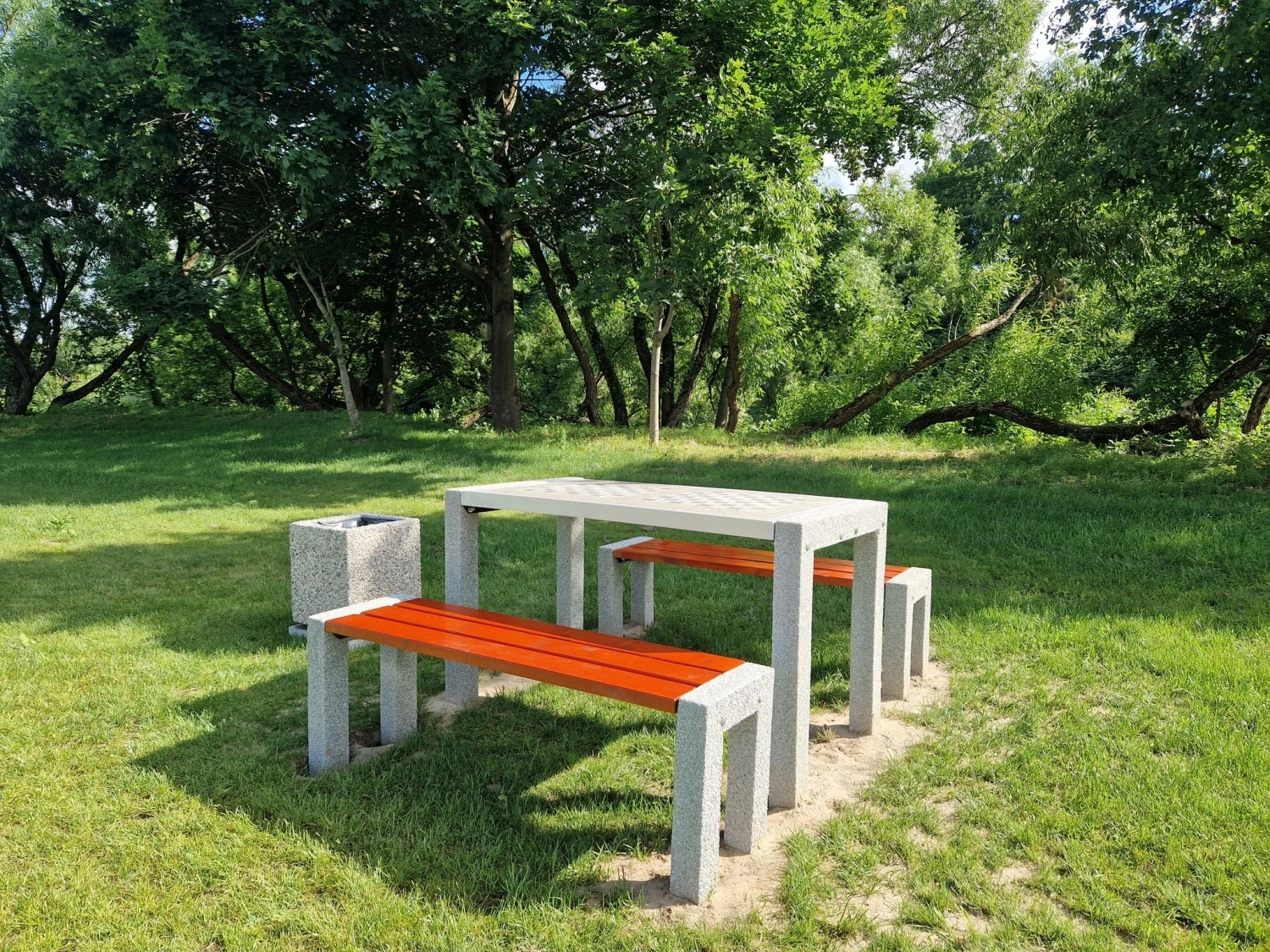 Prie Jūros upės pakrantės įrengta nauja poilsio ir laisvalaikio erdvė – Pikniko parkas
