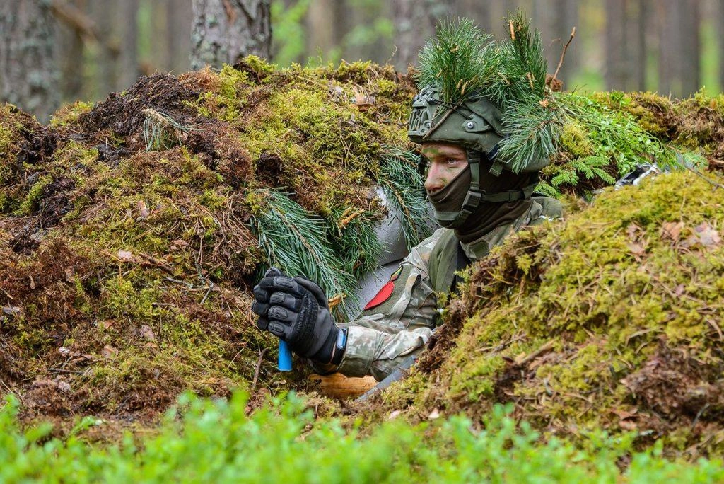 Sakalinės miškuose sprogdinimo darbų pratybos