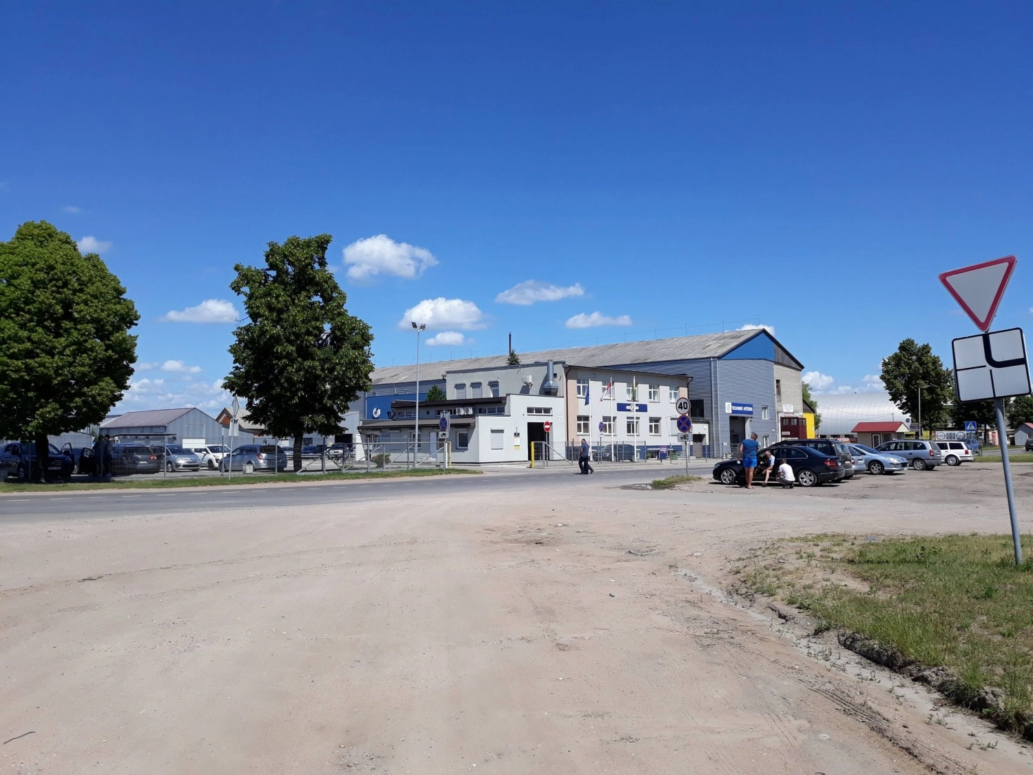 Sankryžoje prie Kultūros rūmų kamščiai piko metu nesibaigia 