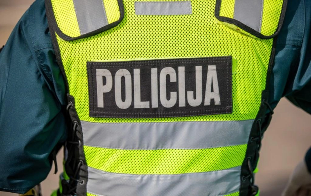 Septyniolikmetis „užkabino“ 42 metų vyrą