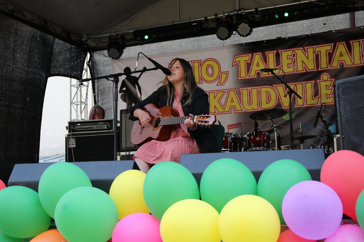 Skaudvilę užliejo net dviejų festivalių melodijos