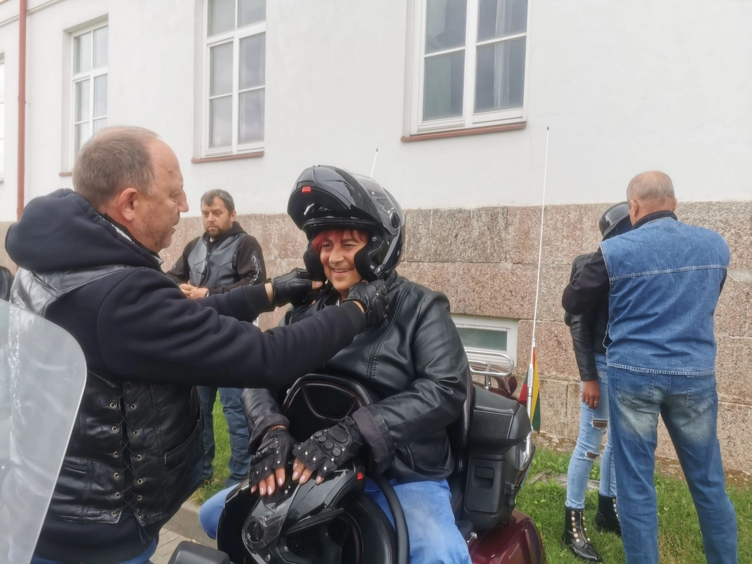 Sunku patikėti, bet tiesa: iš ratukų – ant motociklo