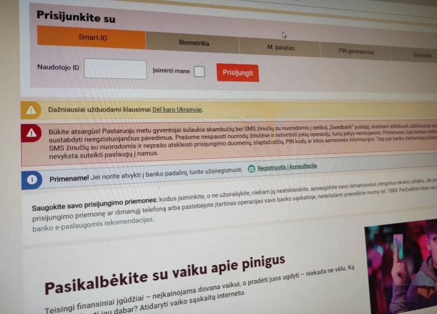 „Swedbank“ įspėja: sukčiai vėl siaučia – siunčia