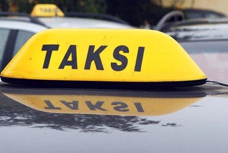 Taksistui sumokėjo padirbtais pinigais