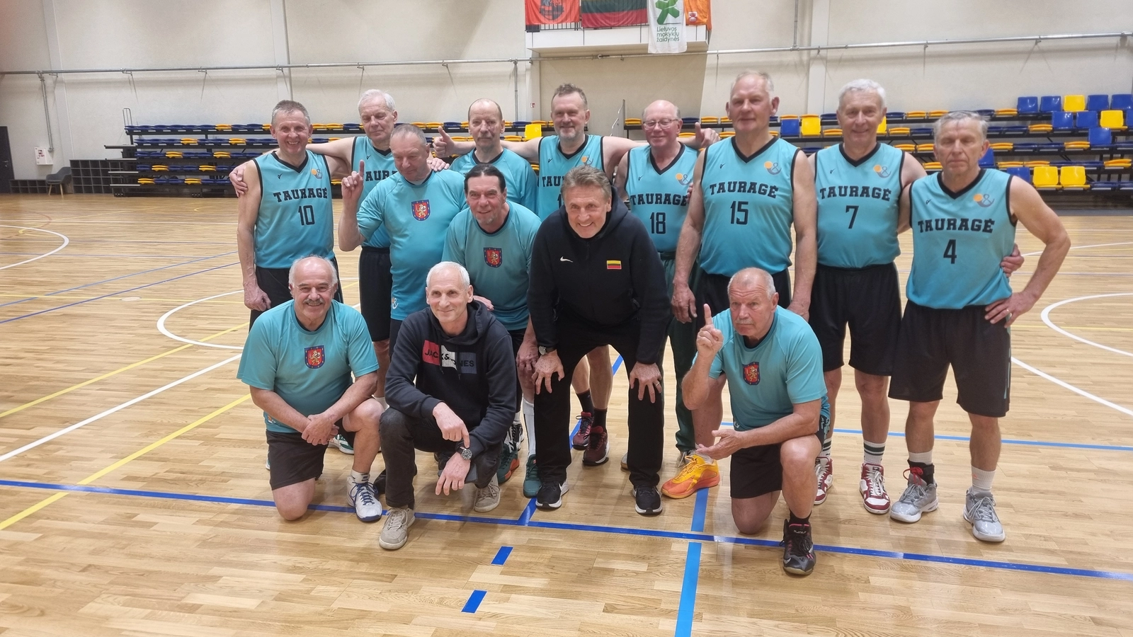 Tauragę garsina ir krepšinio veteranai